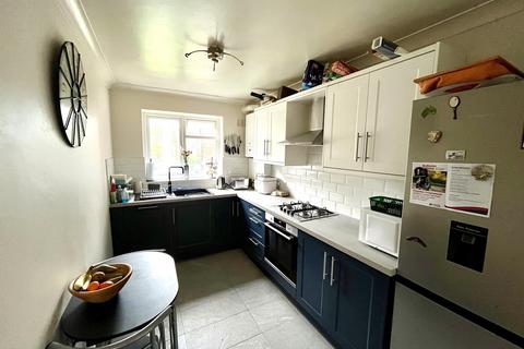 2 bedroom flat for sale, Church Lane, Chessington, Surrey. KT9 2DL