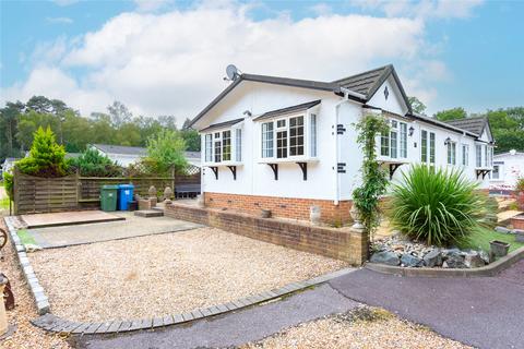 3 bedroom retirement property for sale, Pinewood Caravan Park, Berkshire RG40