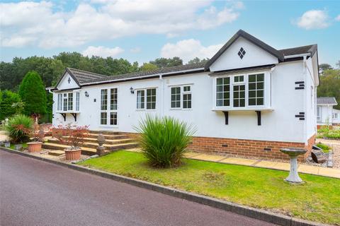 3 bedroom retirement property for sale, Pinewood Caravan Park, Berkshire RG40