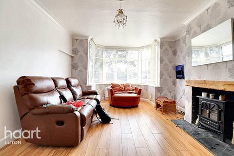 4 bedroom semi-detached house for sale, St Michaels Crescent, Luton