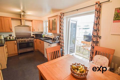 29 Brocklehurst Drive, Edwinstowe, Mansfield, NG21 9JW