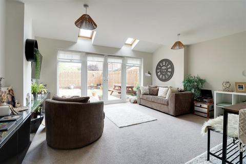 3 bedroom townhouse for sale, Harewood Crest, Brough