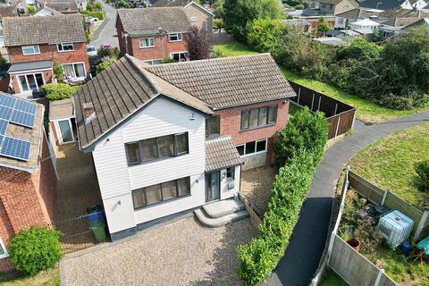 4 bedroom detached house for sale, Kevington Drive, Oulton Broad