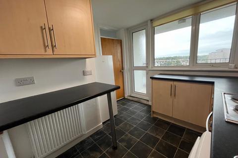 2 bedroom ground floor flat to rent, Pennywell Gardens, Edinburgh EH4