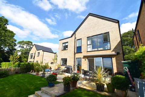 4 bedroom detached house for sale, John Martin Gardens, Standish