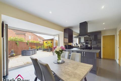 4 bedroom detached house for sale, Southlands Close, South Milford, Leeds