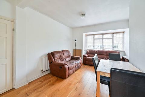 2 bedroom flat to rent, Garden Row, Elephant and Castle, London, SE1