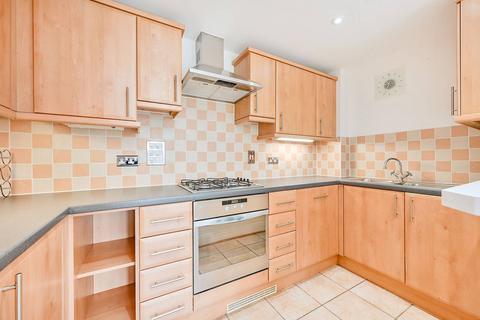 2 bedroom flat for sale, London Road, Brentford, TW8