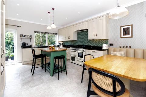 4 bedroom semi-detached house for sale, Raikeswood Drive, Skipton, North Yorkshire, BD23