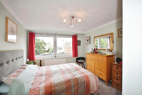 2 bedroom flat for sale, Romulus Court, Justin Close, Brentford