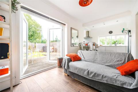 Flat A, 17 Marriott Road, Barnet, EN5 4NJ