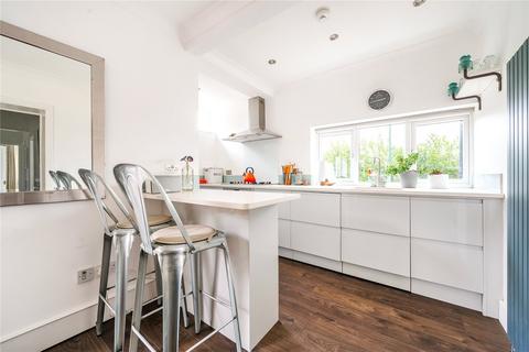Flat A, 17 Marriott Road, Barnet, EN5 4NJ