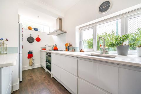 Flat A, 17 Marriott Road, Barnet, EN5 4NJ