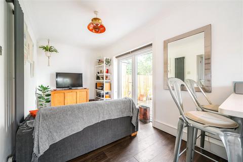Flat A, 17 Marriott Road, Barnet, EN5 4NJ