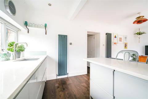 Flat A, 17 Marriott Road, Barnet, EN5 4NJ