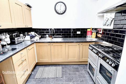 7 Beadnell Grove, Stoke-on-trent, ST3 4QD
