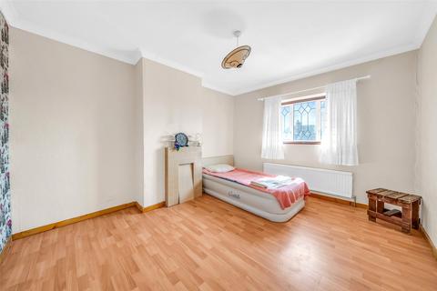 100 Hall Place Crescent, Bexley, DA5 1PR