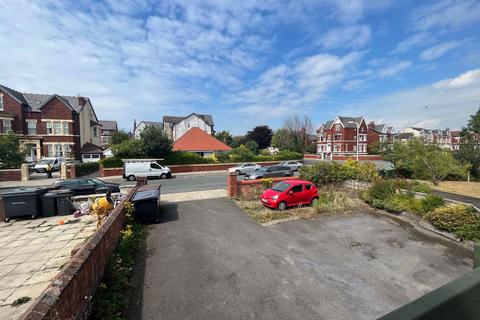 1 bedroom flat to rent, Knowsley Road, Southport