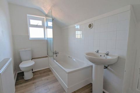 2 bedroom flat to rent, Penthouse Apartment, Cambridge Road, Southport, Merseyside, PR9