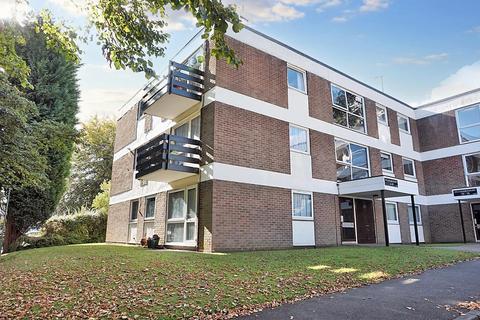 2 bedroom flat for sale, Wake Green Park, Birmingham B13