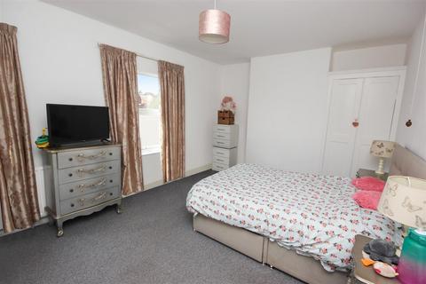 3 bedroom terraced house for sale, Talbot Road, Wellingborough NN8