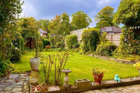 4 bedroom semi-detached house for sale, Pike House Road, St Helens