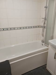 1 bedroom in a flat share to rent, Brunswick Gardens, London W5