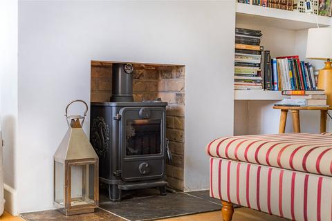 13 Aspen Close, Guildford, GU4 7BG