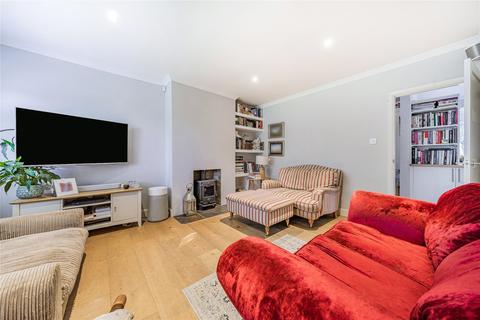13 Aspen Close, Guildford, GU4 7BG