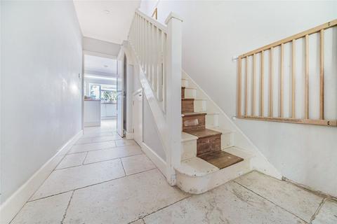 13 Aspen Close, Guildford, GU4 7BG