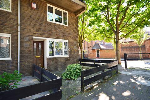 2 bedroom ground floor maisonette to rent, Landon Walk, London, Greater London. E14