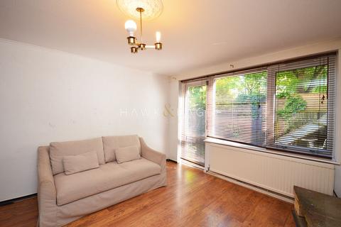 2 bedroom ground floor maisonette to rent, Landon Walk, London, Greater London. E14