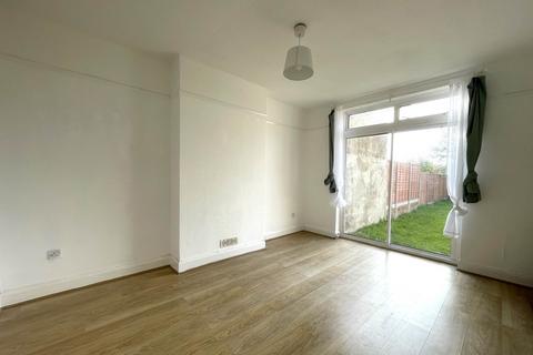 3 bedroom terraced house to rent, Martin Way, London