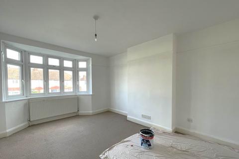 3 bedroom terraced house to rent, Martin Way, London