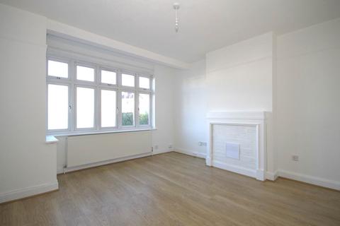 3 bedroom terraced house to rent, Martin Way, London