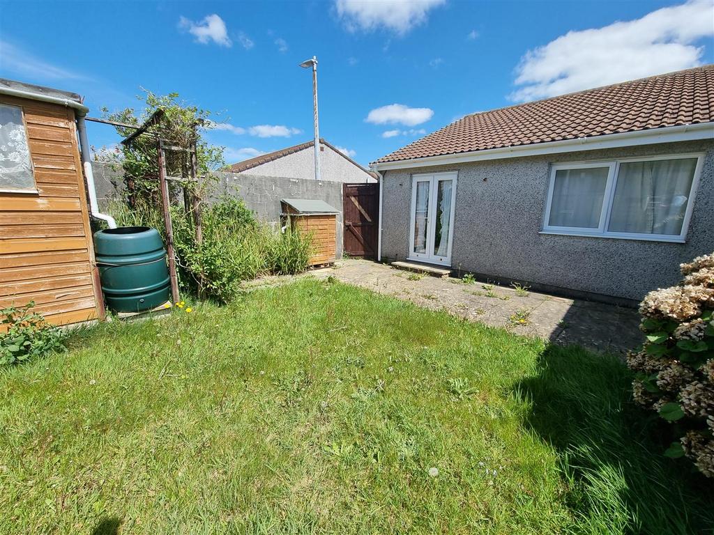 BAck garden new.jpg