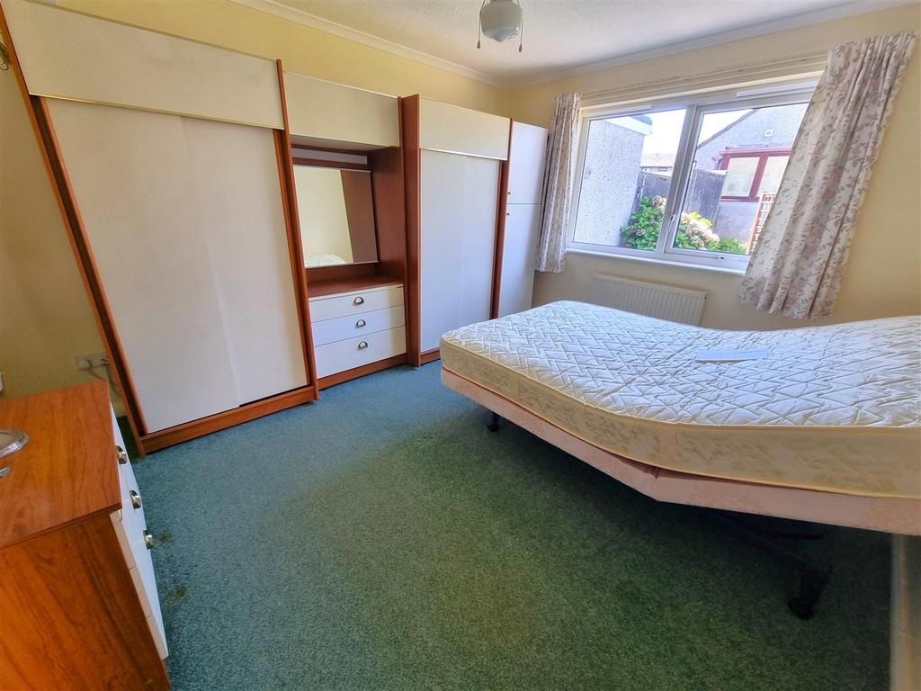 Bedroom 1 new.jpg
