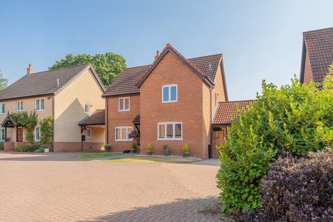 4 bedroom detached house for sale, Foxglove Drive, Dereham, NR20