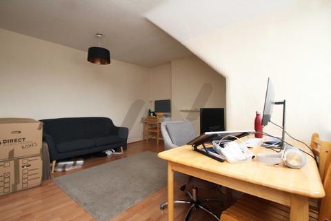 1 bedroom flat to rent, Woodlands Park Road, London N15