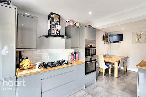 9 Wandon Close, Luton, LU2 8DX