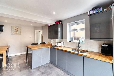 9 Wandon Close, Luton, LU2 8DX