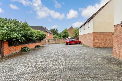 2 bedroom apartment for sale, Lancaster Way, Ashford, Kent