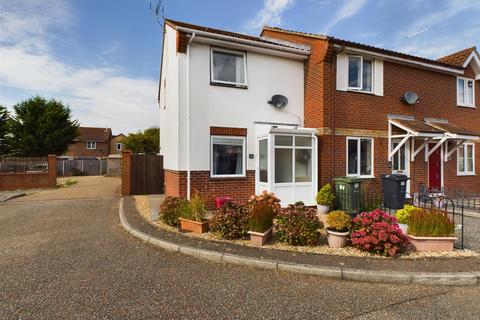 2 bedroom end of terrace house for sale, Harry Blunt Way, Scarning, Dereham