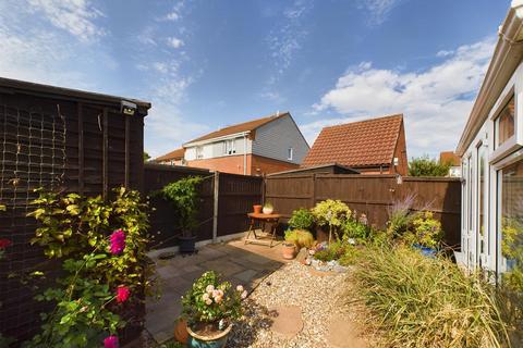 2 bedroom end of terrace house for sale, Harry Blunt Way, Scarning, Dereham