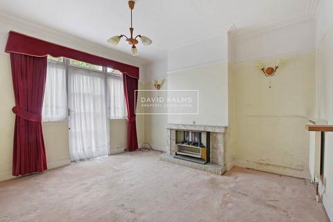 131 Amberley Road, Enfield, EN1 2RB