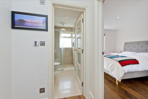 Basement Flat, 21 Richford Street, London, W6 7HJ
