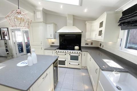 2 bedroom park home for sale, Hurn, Christchurch Dorset BH23 6BY