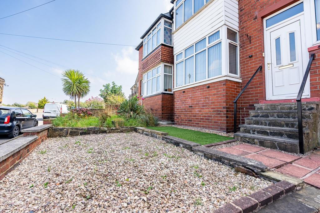 Chidswell Lane, Dewsbury, WF12 3 bed semidetached house for sale £