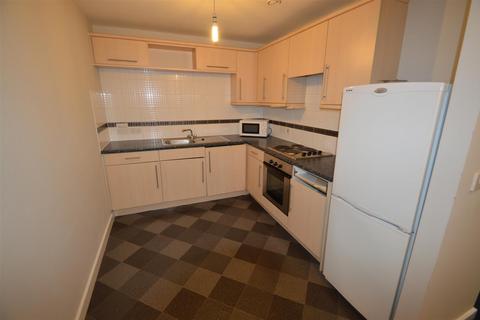 2 bedroom flat to rent, Bishops Corner, Hulme M15