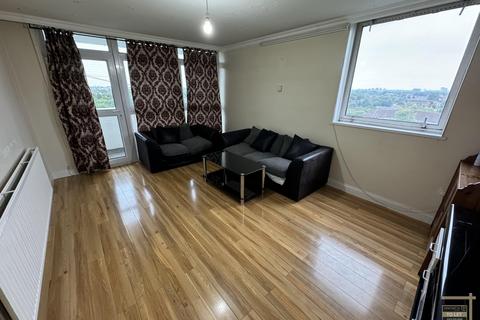 2 bedroom flat to rent, Broomcroft Avenue, NORTHOLT UB5